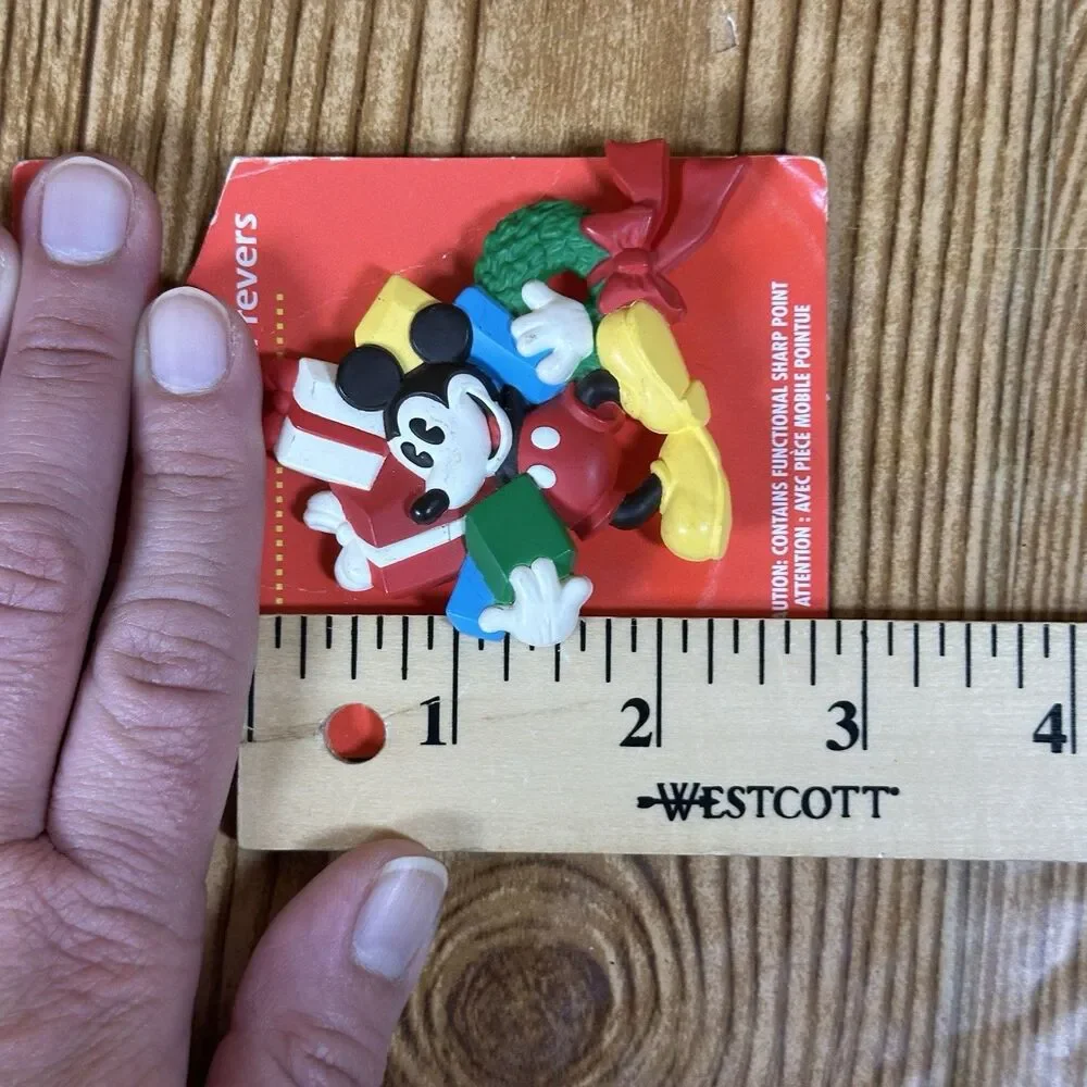Hallmark Christmas‎ Holiday Mickey Mouse With Presents Pin